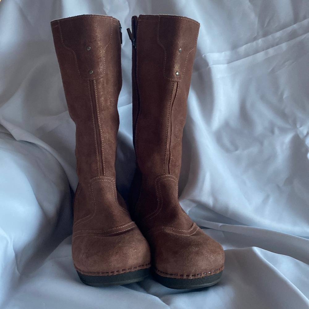 Dansko boots size 41.